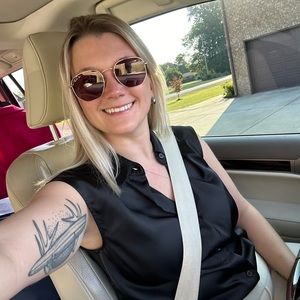 Meet your Posher, Emily